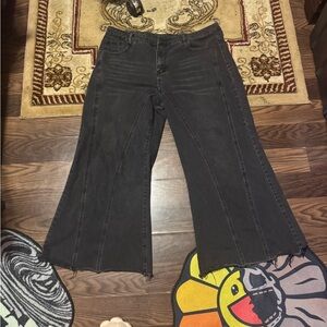 Black Relaxed Jeans with Timeless Appeal